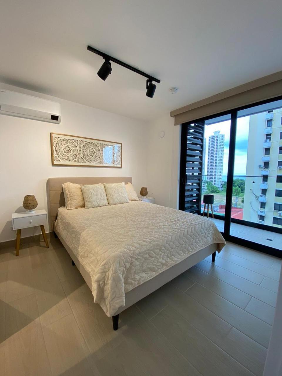 Ph Living 73 Panama City